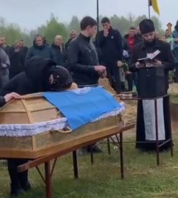 Передчасно обірвалося життя: на Волині попрощалися із Героєм Олександром Мажулою