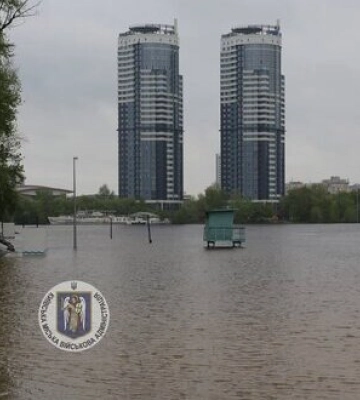 Підйом води у Дніпрі: є підтоплення у парку Муромець та Гідропарку. ВІДЕО+ФОТОрепортаж