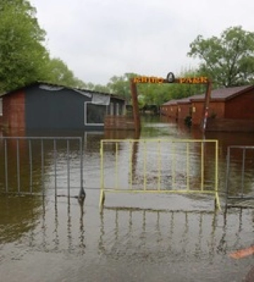 В Киев пришла большая вода: Гидропарк и парк Муромец затопило. Фото
