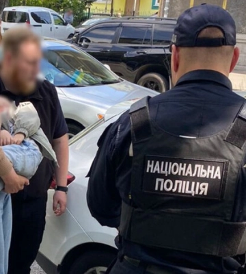 Жителька Дніпра намагалася продати свою дитину за 1 млн грн