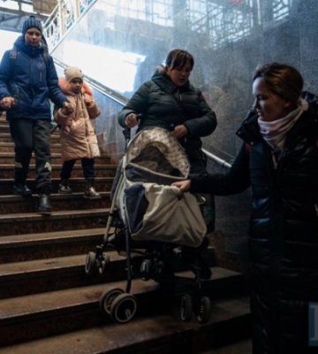 «Баби нових народять». Українська версія