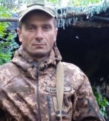 Передчасно обірвалося життя: на Волині попрощалися із Героєм Олександром Мажулою