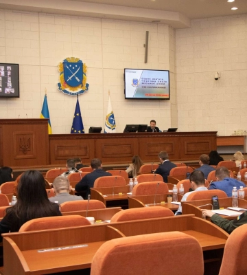 На сесії Дніпровської міської ради заслухали представників групи «Гроші на ЗСУ»