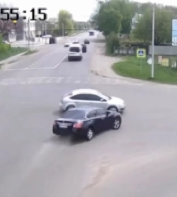 Показали відео аварії, яка сталася біля автостанції у Нововолинську