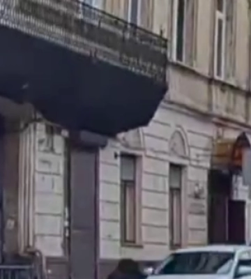 У центрі Львова жахливий стан тротуарів