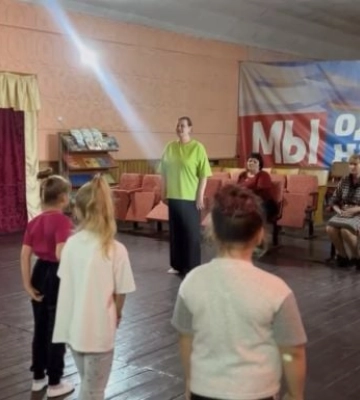 Ангелы пропаганды по-русски: в Мелитополь привезли балетмейстера из московской области (видео)
