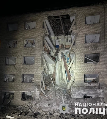 Ворог вдарив по Селидовому ракетами С-300 та авіабомбою, пошкоджені багатоповерхівки