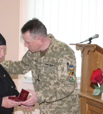 Рідним чотирьох полеглих торік на війні Героїв вручили ордени