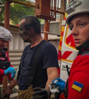 У Миколаєві під час гасіння пожежі постраждало 5 рятувальників 24.04.2024