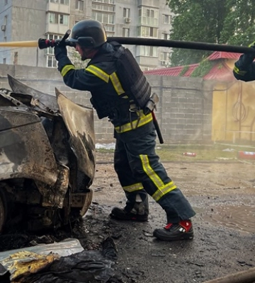 В Николаеве пострадали пятеро спасателей
