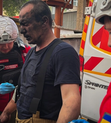 У Миколаєві вибухнув невідомий пристрій. Під час гасіння пожежі постраждали рятувальники