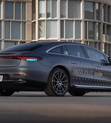 Mercedes-Benz випереджає конкурентів: Перші автономні автомобілі третього рівня в США