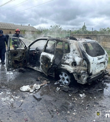 На Одещині чоловік навмисне спалив чужий автомобіль