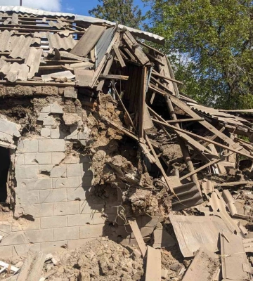 Окупанти воювали з багатоповерхівками, теплицею та пам&#039;ятником: наслідки атак рф за добу