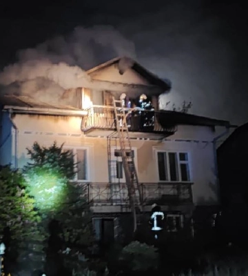 Під час пожежі у Долинській громаді вогнеборці врятували двох людей (ФОТО)
