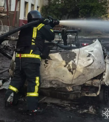 У Миколаєві під час гасіння пожежі стався повторний вибух: постраждали рятувальники (Фото)