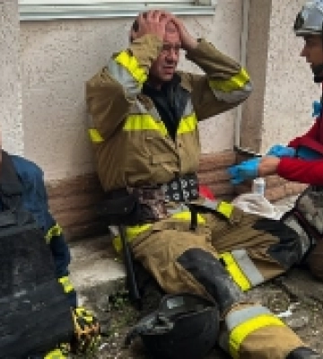 У Миколаєві під час гасіння пожежі стався повторний вибух: постраждали рятувальники (Фото)