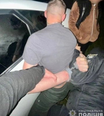 На Закарпатті пʼяний чоловік викрав авто та скоїв на ньому дві аварії (ФОТО)
