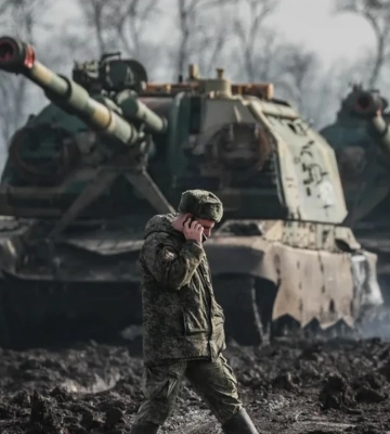 &quot;Ищут слабые места&quot;: у россиян преимущество по боеприпасам и технике в районе Бахмута (видео)