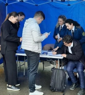 Закарпатська митниця презентувала на ярмарку вакансій компанію з оновлення кадрового потенціалу