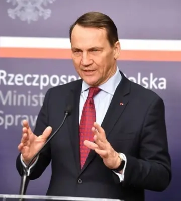 Сікорський відреагував на заяви Кремля про нібито плани Польщі щодо анексії частини України