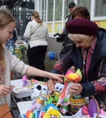 У миколаївській бібліотеці відбувся благодійний захід на підтримку ЗСУ