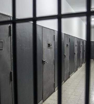 За матеріалами СБУ 15 років тюрми отримало подружжя агентів фсб, яке скоригувало ракети рф на лікарню в Херсоні