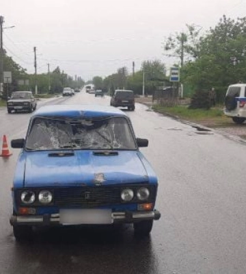В оккупированном Мелитополе водитель ВАЗа сбил на зебре пожилого мужчину