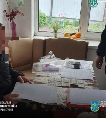 На одержанні хабаря викрито голову райсуду на Дніпропетровщині