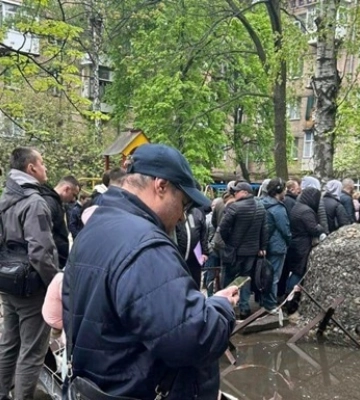 В Киеве сотни мужчин &quot;штурмуют&quot; ТЦК: командование отреагировало на очереди 