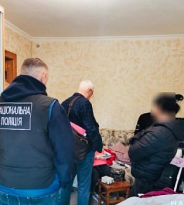 Отправляли криворожанок попрошайничать за границу: правоохранители разоблачили преступную группу