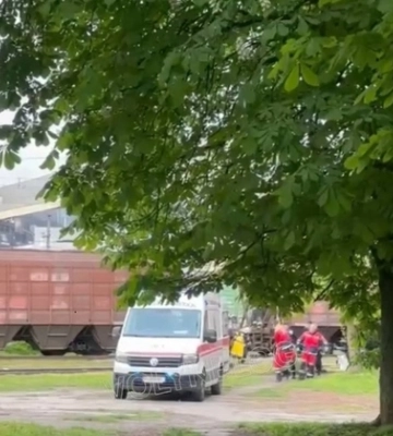 У Луцьку хлопця вдарило струмом на даху залізничного вагона: що відомо