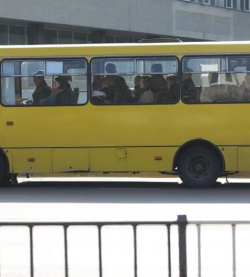У Львові автобус збив дівчинку, яка раптово вибігла на дорогу
