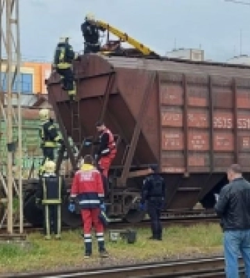 У Луцьку хлопця вдарило струмом на даху залізничного вагона