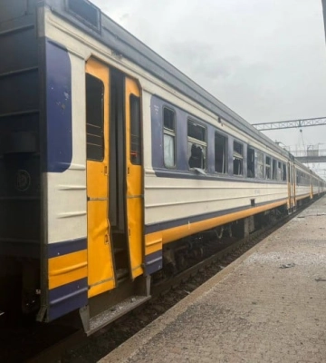У Балаклії російська ракета вдарила за 15 м від електропотяга, постраждали пасажири