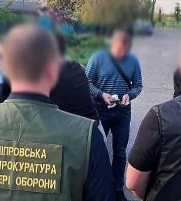 Переправляли військовозобов`язаних за кордон: на Дніпропетровщині затримали батька й сина