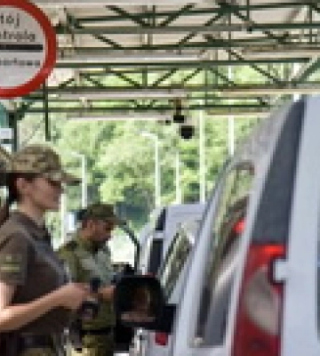 В ЄС погрожують ухилянтам, очікування від допомоги США, &quot;атака&quot; дронів на Білорусь: новини дня