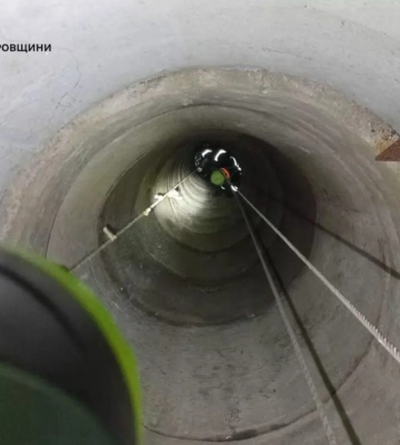 На Дніпропетровщині жінка впала у 20-метровий колодязь з водою