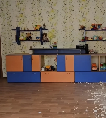 Рашисти двічі обстріляли дитсадок у Херсоні. ВIДЕО