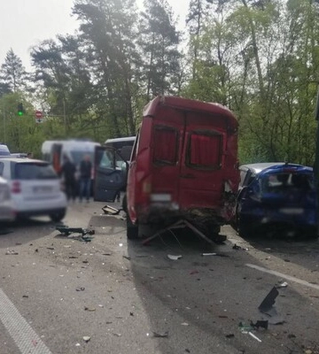 На трасі Київ-Чоп під Києвом зіткнулись відразу шість автомобілів