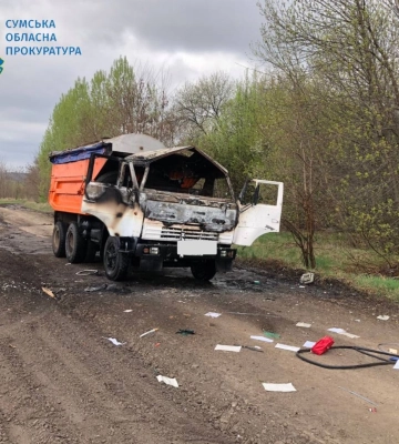 На Сумщині ворог атакував дроном цивільну вантажівку: водій загинув