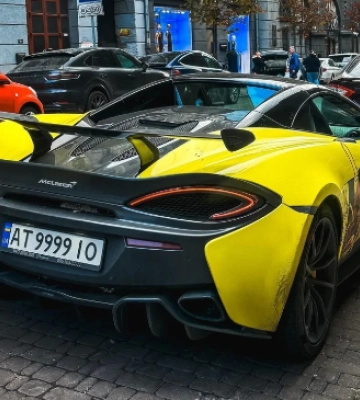 В Україні помітили суперкар McLaren із незвичайним тюнінгом (Фото)