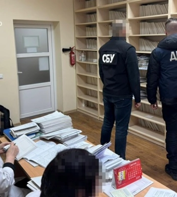 На Львівщині ДБР викрило організовану групу лікарів, які заробляли на документах для отримання інвалідності