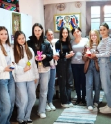 У Тячеві пройшов майстер-клас виготовлення великоднього сувеніру «Пасхальні яйця»