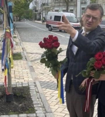 Глава МЗС Латвії прибула до Києва