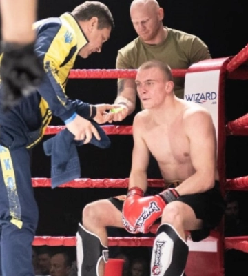 Переконує, що вдарив у відповідь: на Волині за бійку судять відомого кікбоксера