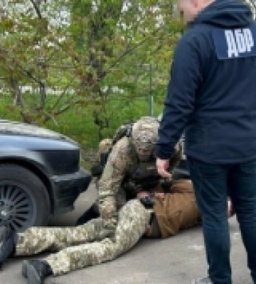 На Одещині начальник одного із підрозділів вимагав 9 тис. доларів за оформлення інвалідності матері військового