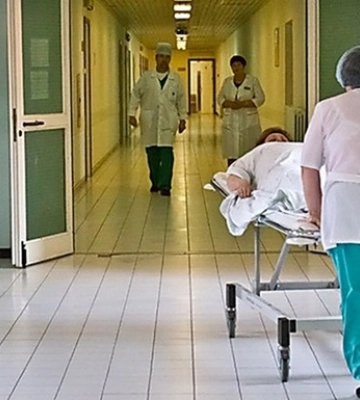 В Киеве эвакуируют две больницы из-за провокаций РФ