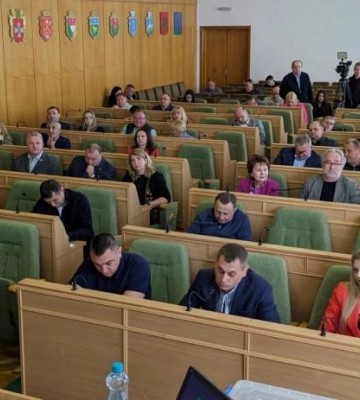 25 тисяч гривень та 20 євро зібрали на ЗСУ депутати Рівненської обласної ради під час сесії