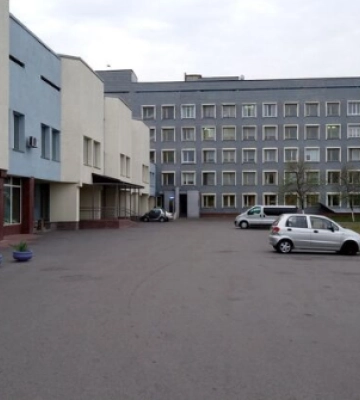 В Киеве срочно эвакуируют больницы на Оболони из-за угроз КГБ Беларуси: детали 